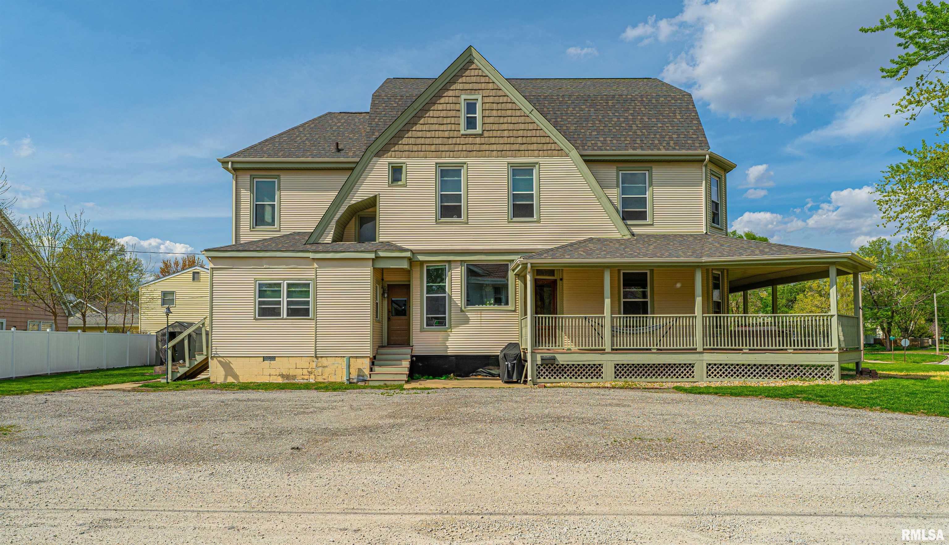 221 N Union Street, Lincoln, Illinois image 46