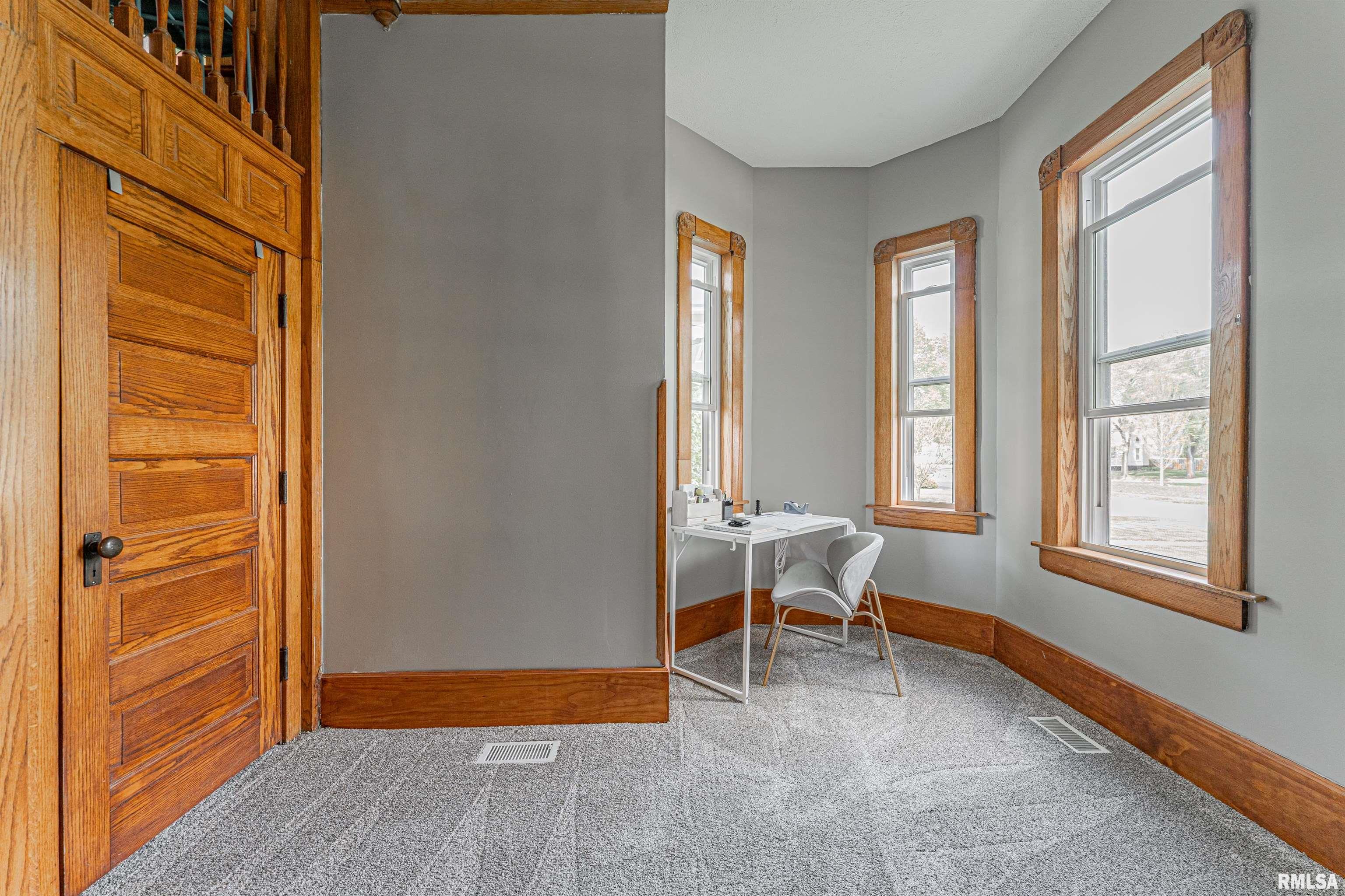 221 N Union Street, Lincoln, Illinois image 9