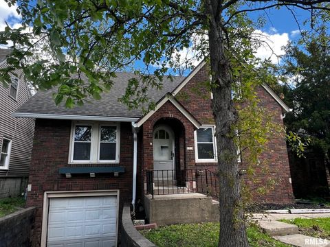 Photo of 2718 N NORTH Street, Peoria, IL 61604 (MLS # PA1266094)