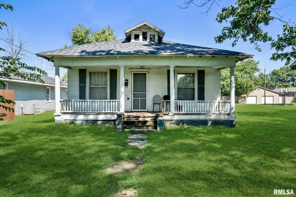 704 S JEFFERSON AVE, DU QUOIN, IL 62832 - Image d148c2f12fcd6b7d9fc2b0ee2bfaf5a1/2004304589