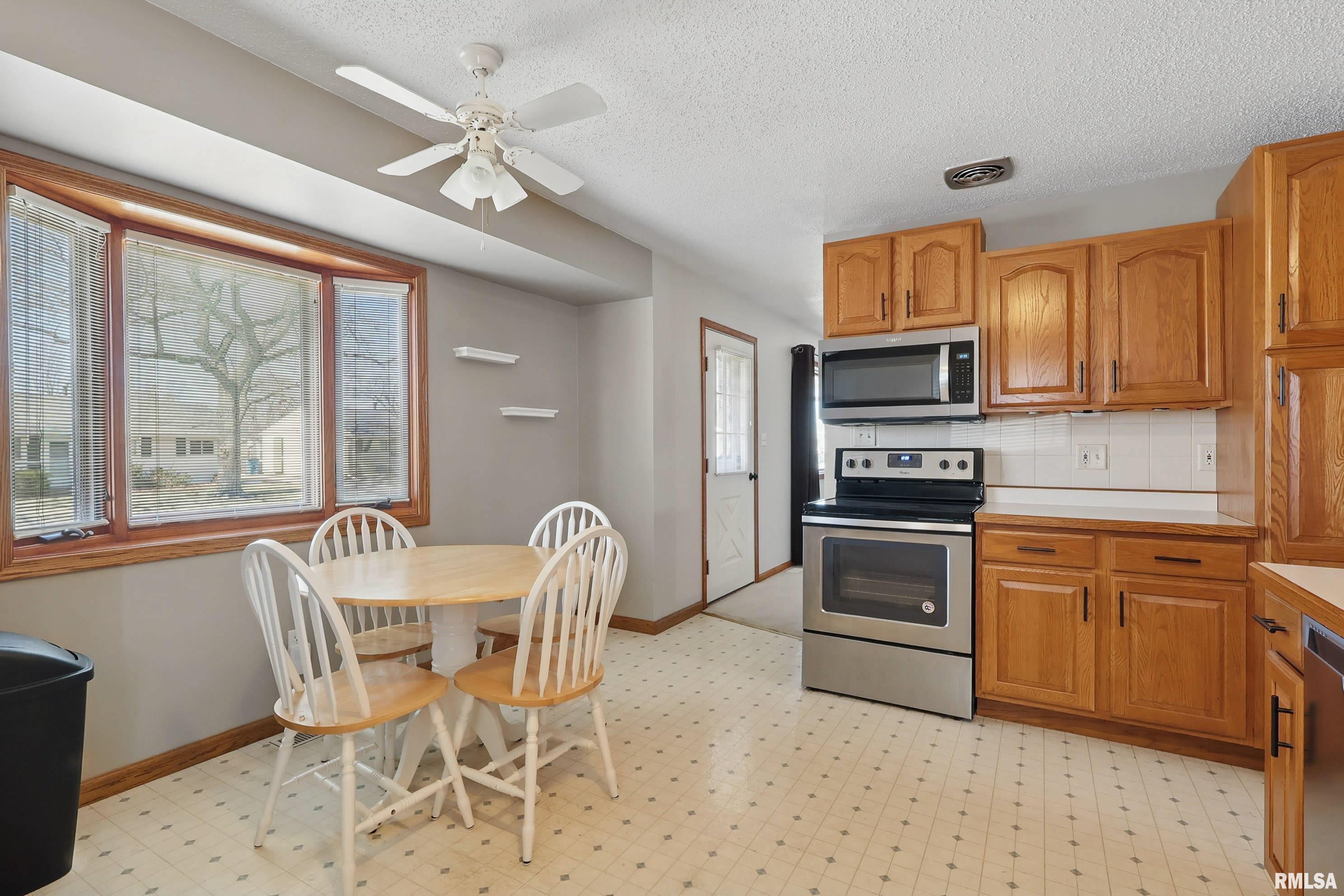 3534 4th Street, East Moline, Illinois image 9