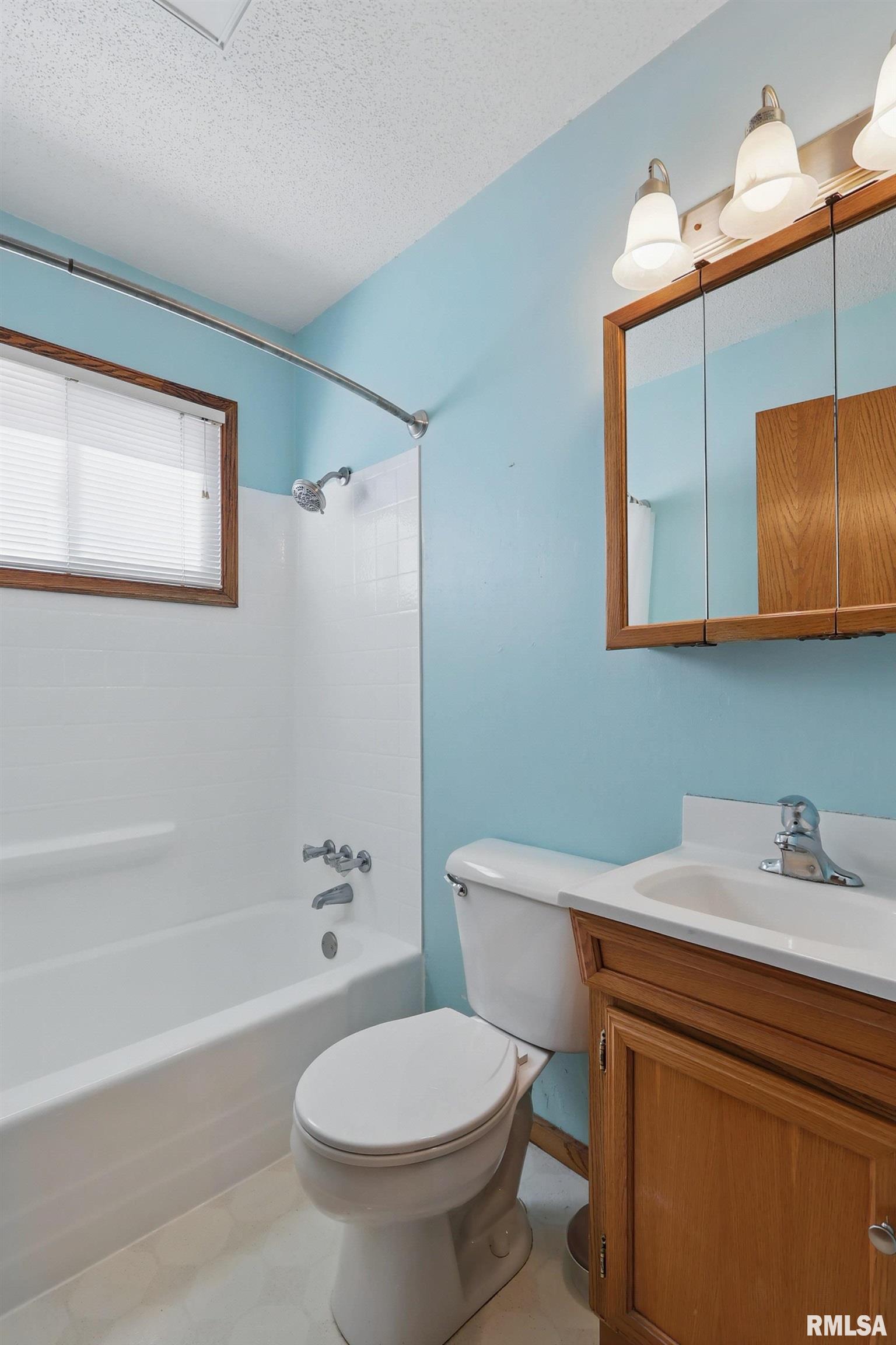 3534 4th Street, East Moline, Illinois image 12