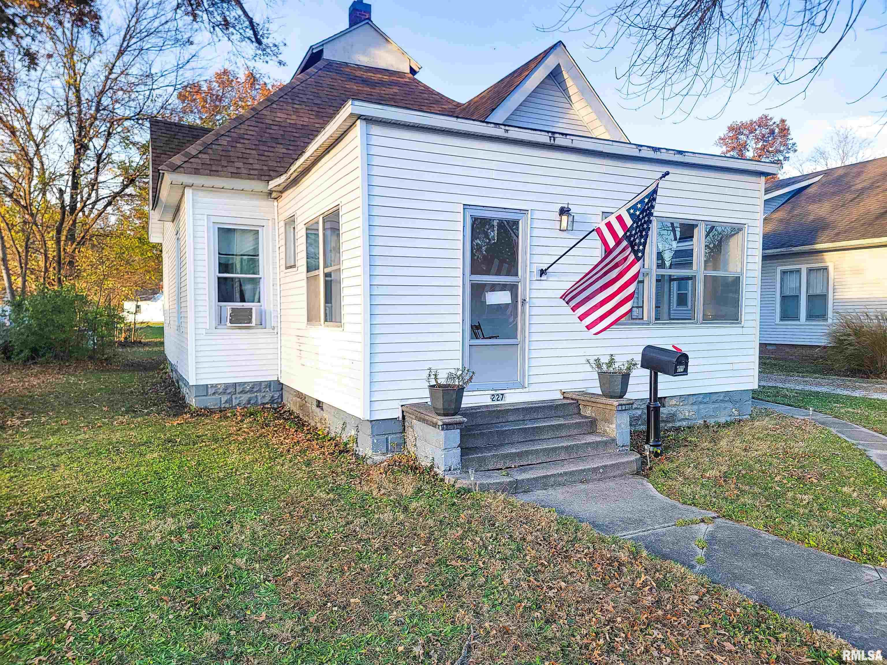 227 E 6th Street, Flora, Illinois image 49