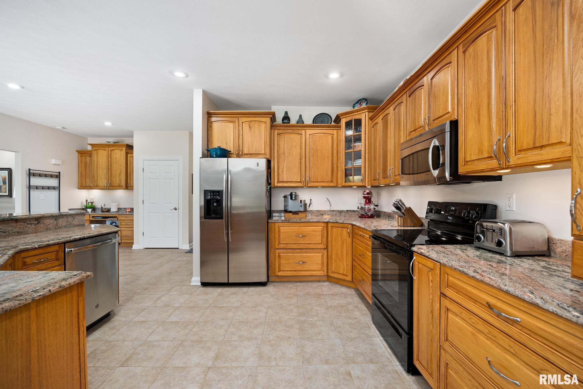 8008 W Thorngate Drive, Mapleton, Illinois image 14