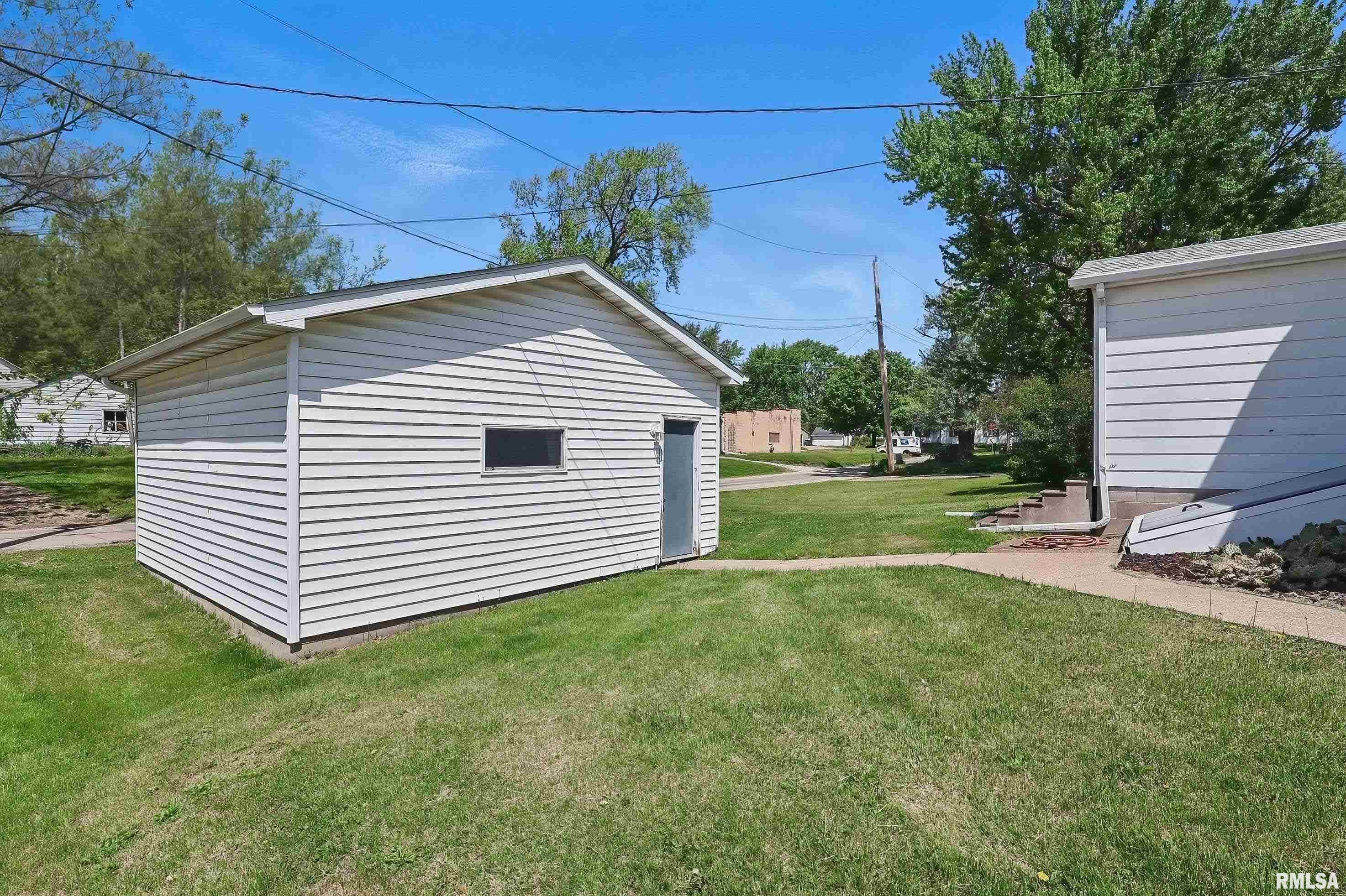 930 Ten Plus Street, Bettendorf, Iowa image 4