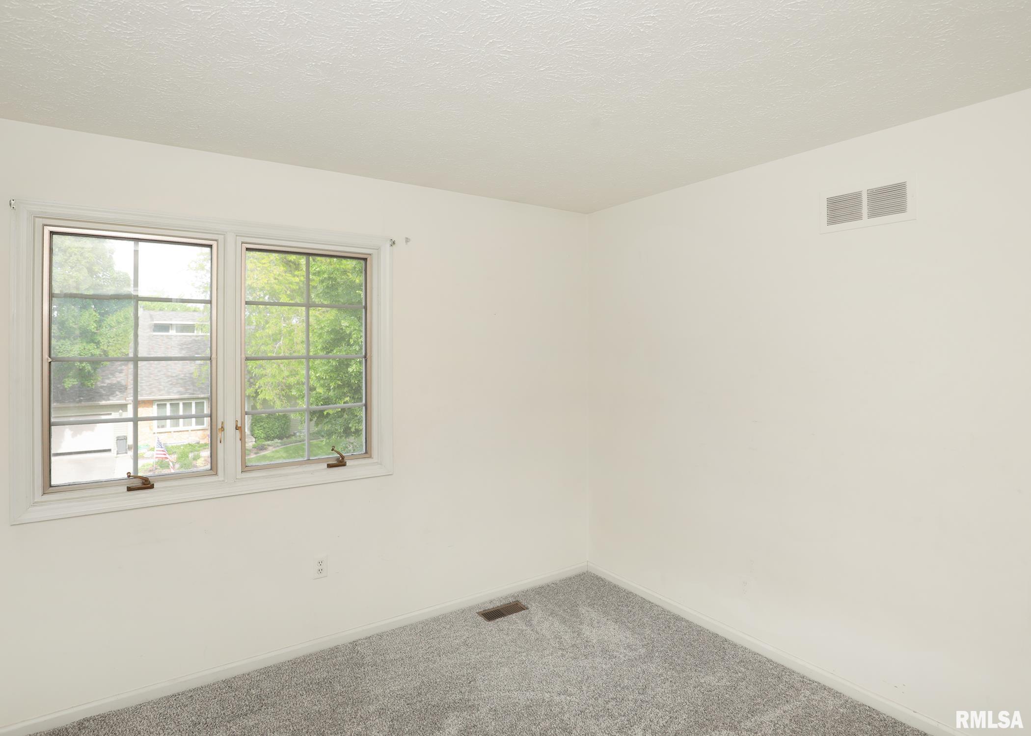 4760 Apple Valley Drive, Bettendorf, Iowa image 21