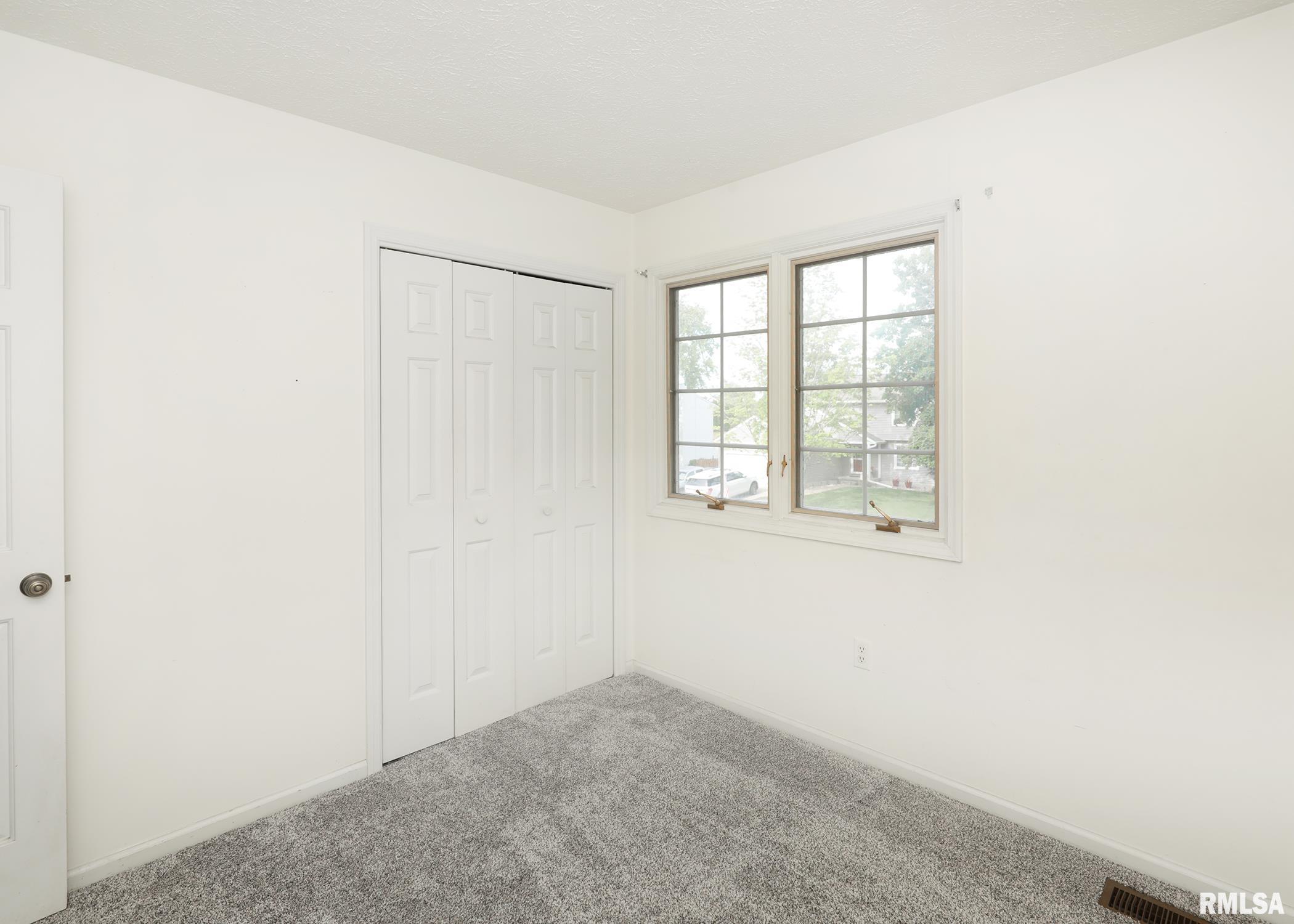 4760 Apple Valley Drive, Bettendorf, Iowa image 22