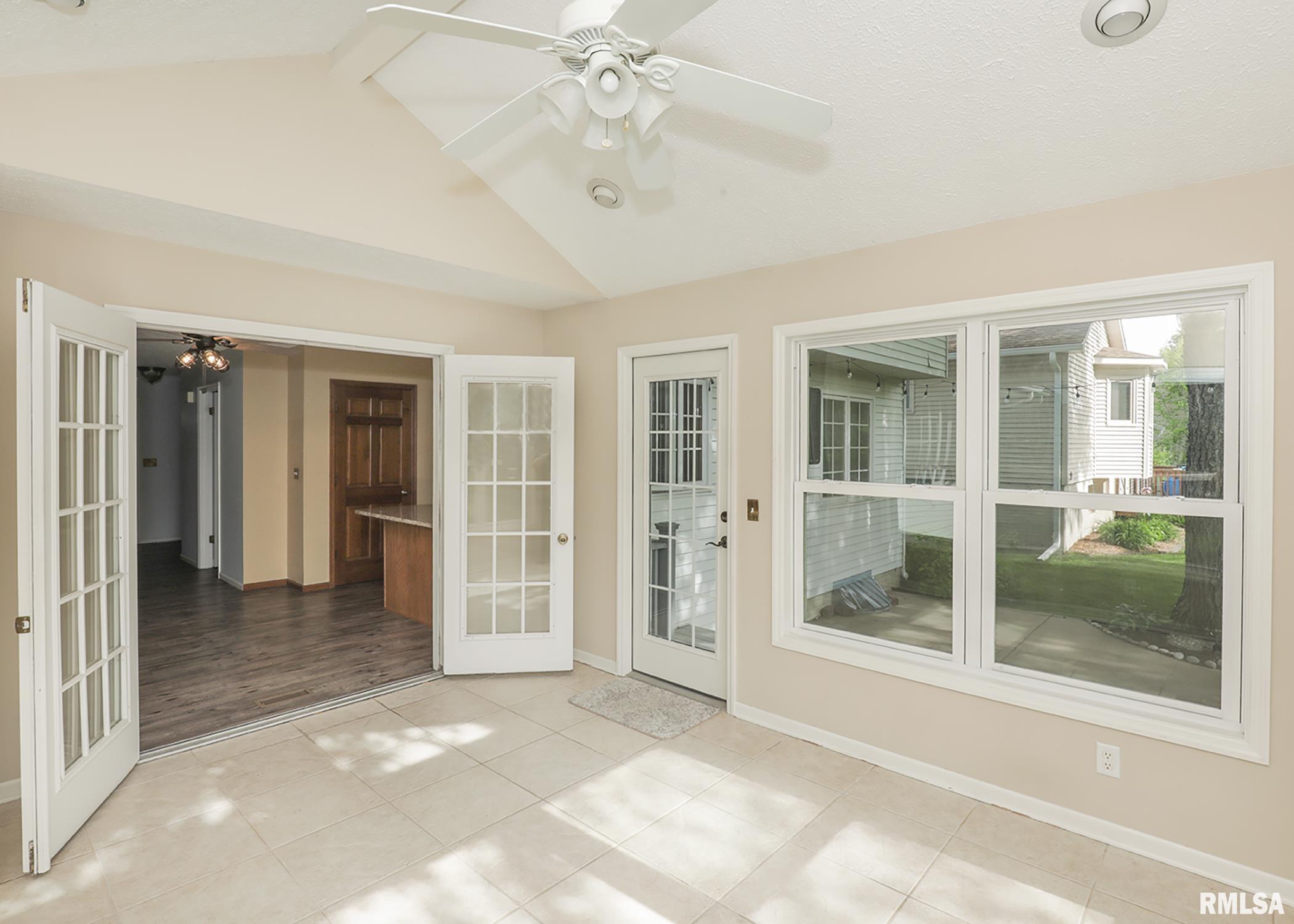 4760 Apple Valley Drive, Bettendorf, Iowa image 5