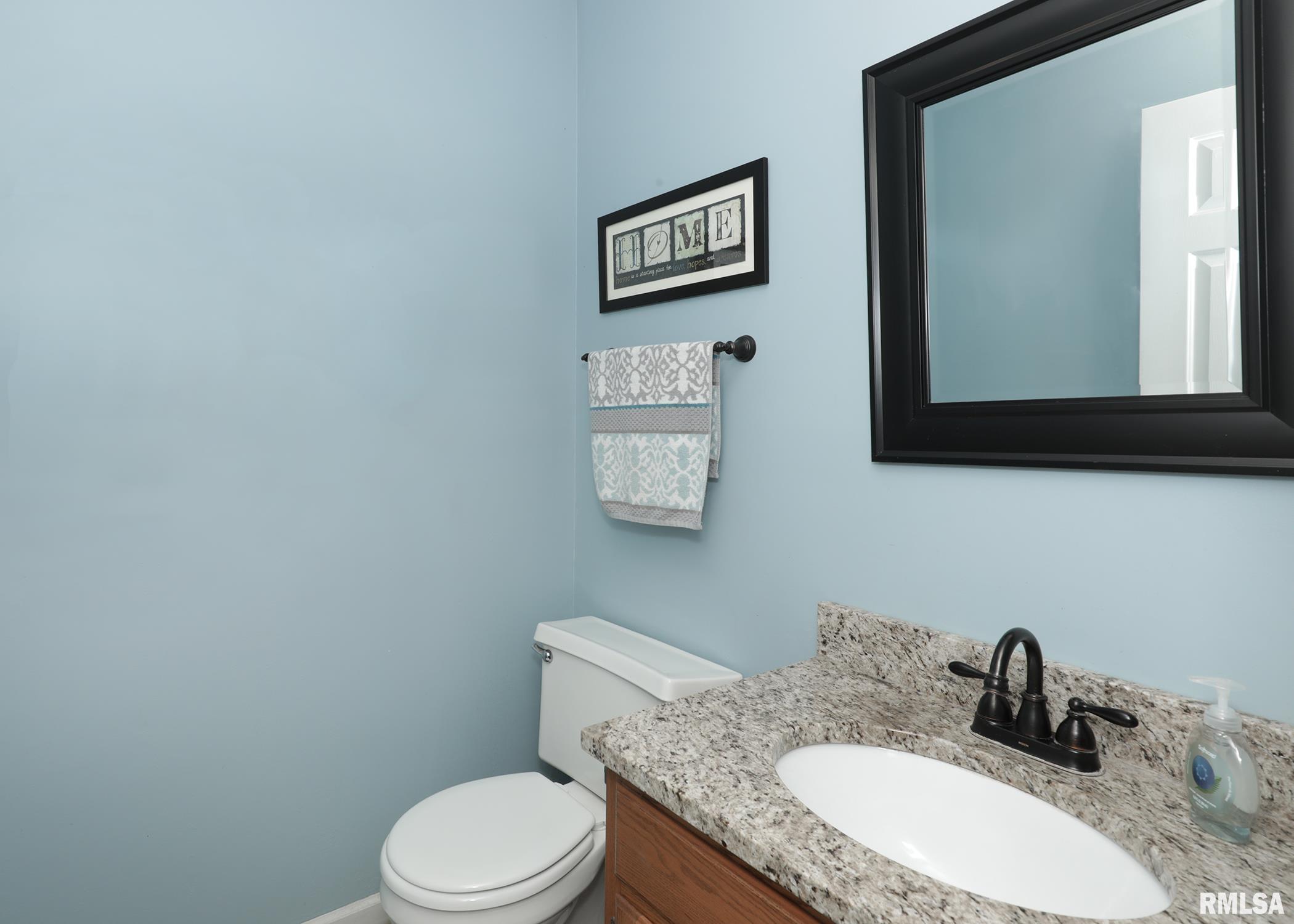 4760 Apple Valley Drive, Bettendorf, Iowa image 18