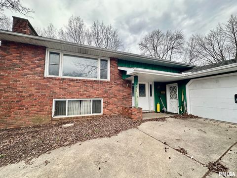 Homes For Sale - 2721 N Elmcroft Drive<br/> Peoria County, Peoria, IL 61604