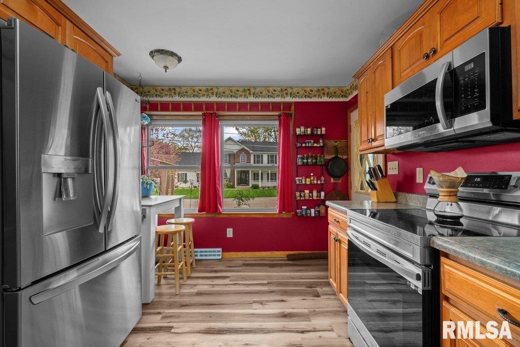 111 S Barrington Drive, Hampton, Illinois image 8