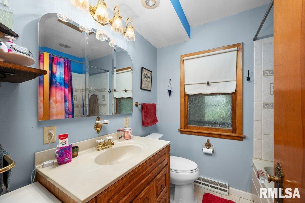 111 S Barrington Drive, Hampton, Illinois image 13