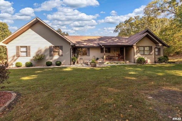138 RUSSELL RD, CARBONDALE, IL 62901 - Image d23e431844cf6a4adf4e3a4a4ea23699/1542605373