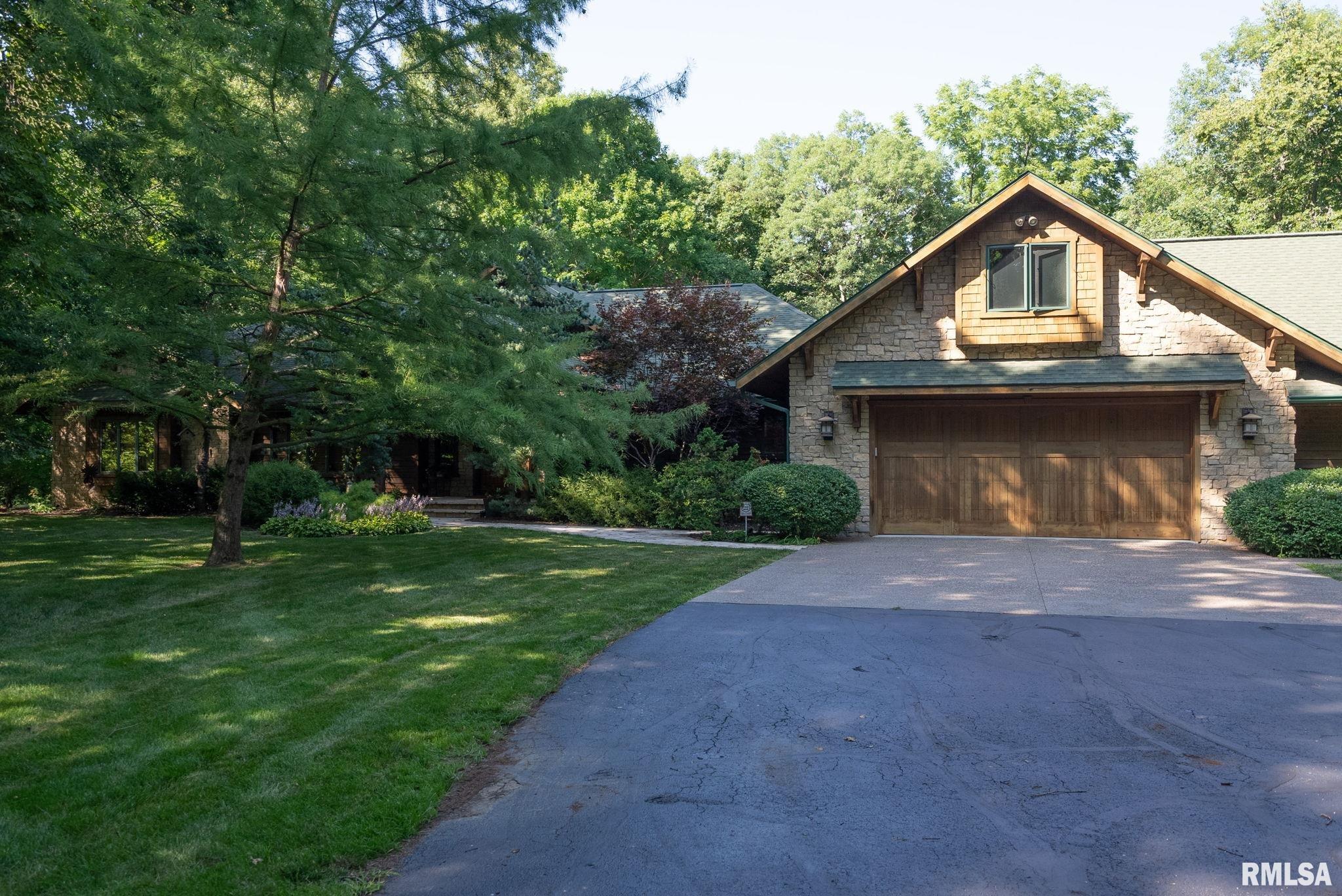 7 Autumn Creek Drive, Coal Valley, Illinois image 3