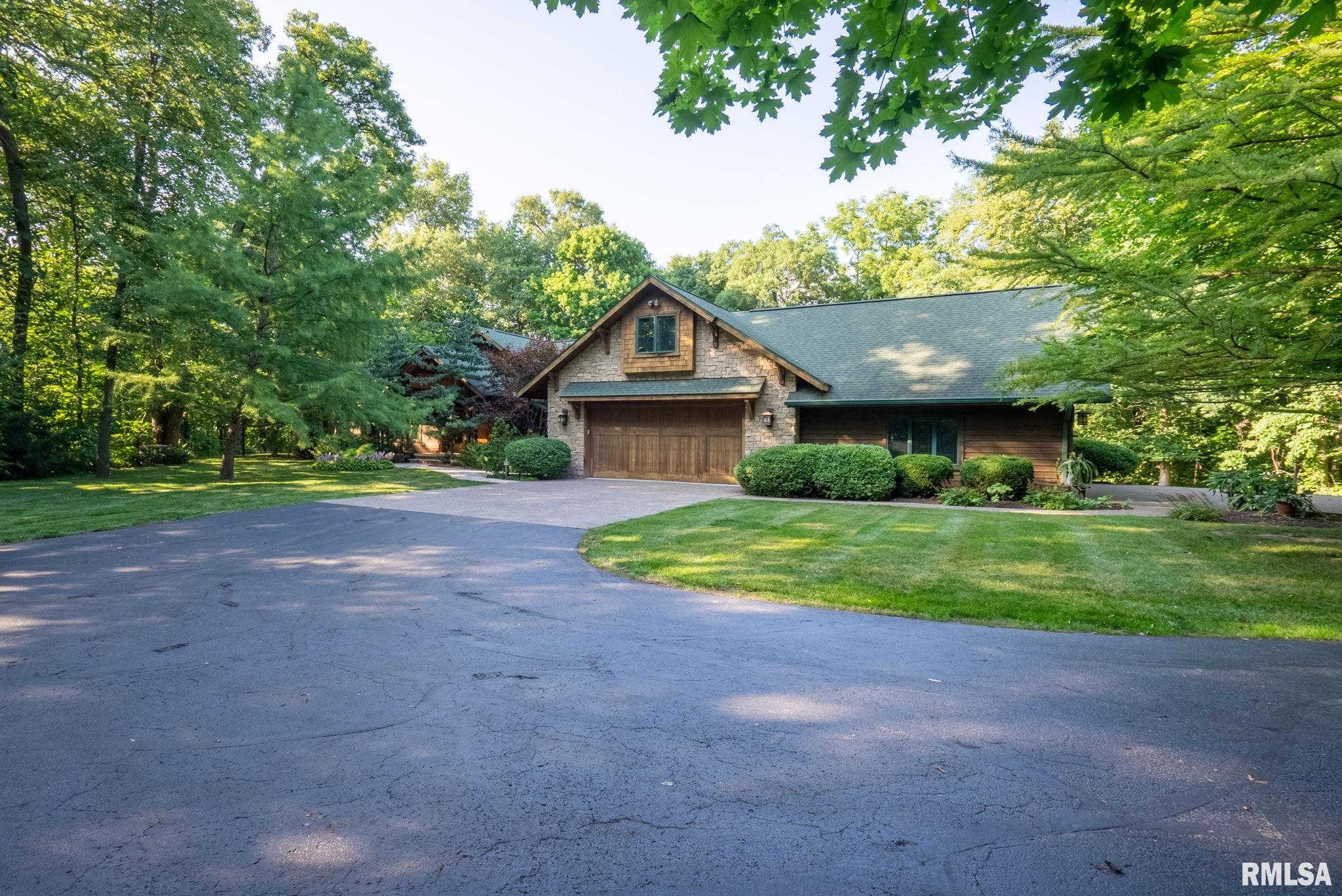 7 Autumn Creek Drive, Coal Valley, Illinois image 2