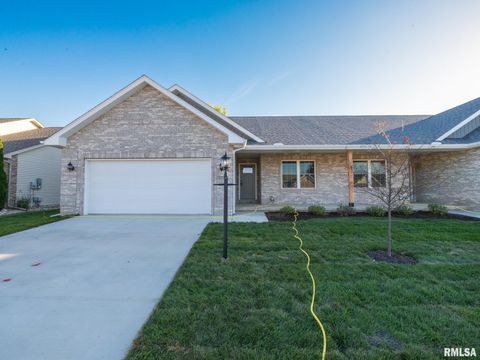 Homes For Sale - 3716 W Eagle Point Drive<br/> Peoria, IL 61615