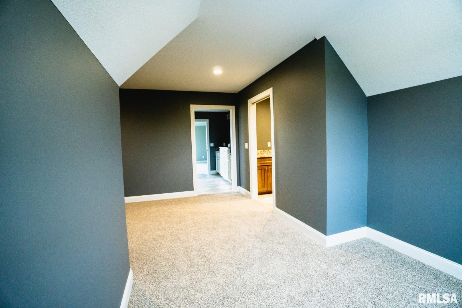 6654 Meghan Avenue, Bettendorf, Iowa image 36