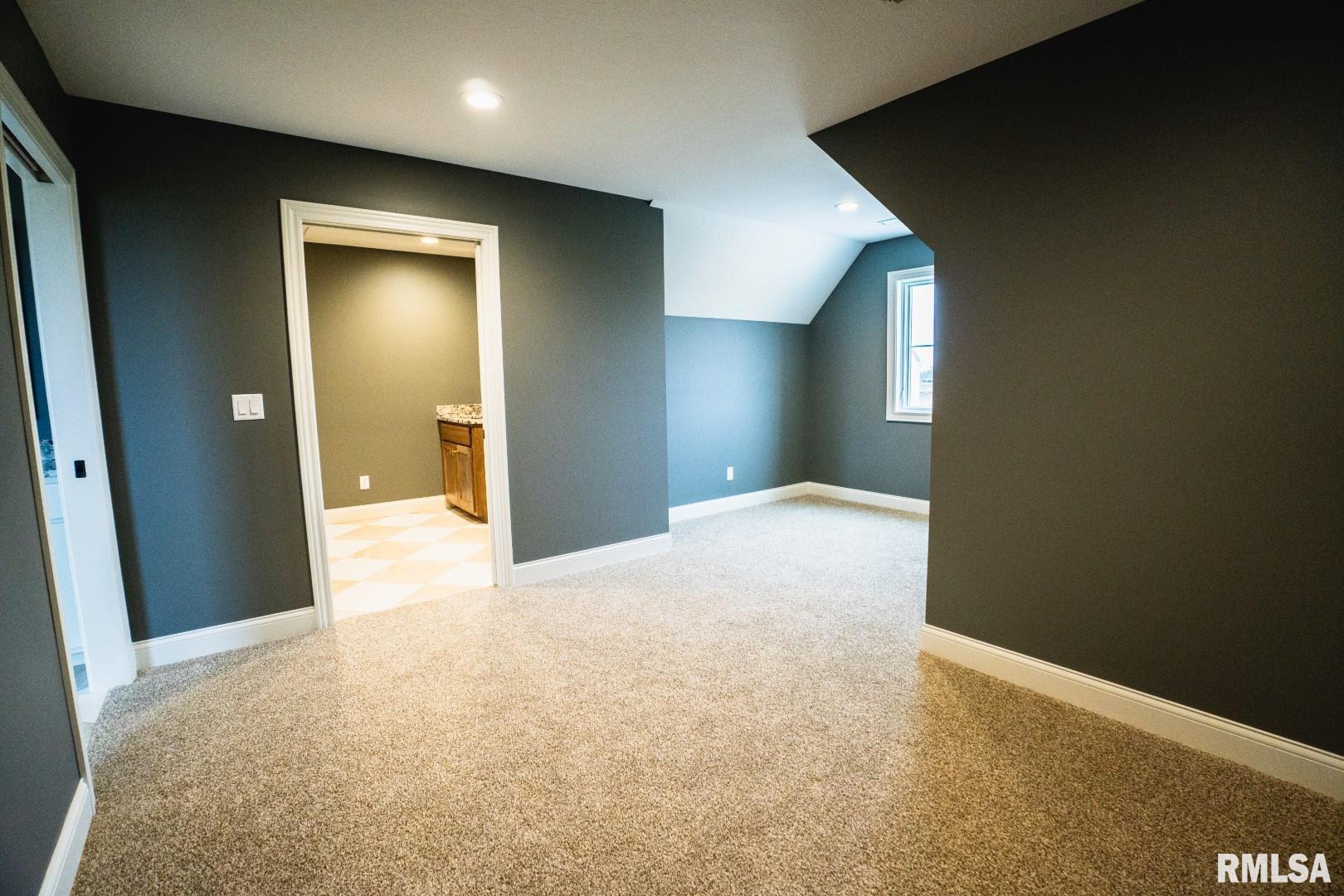 6654 Meghan Avenue, Bettendorf, Iowa image 37