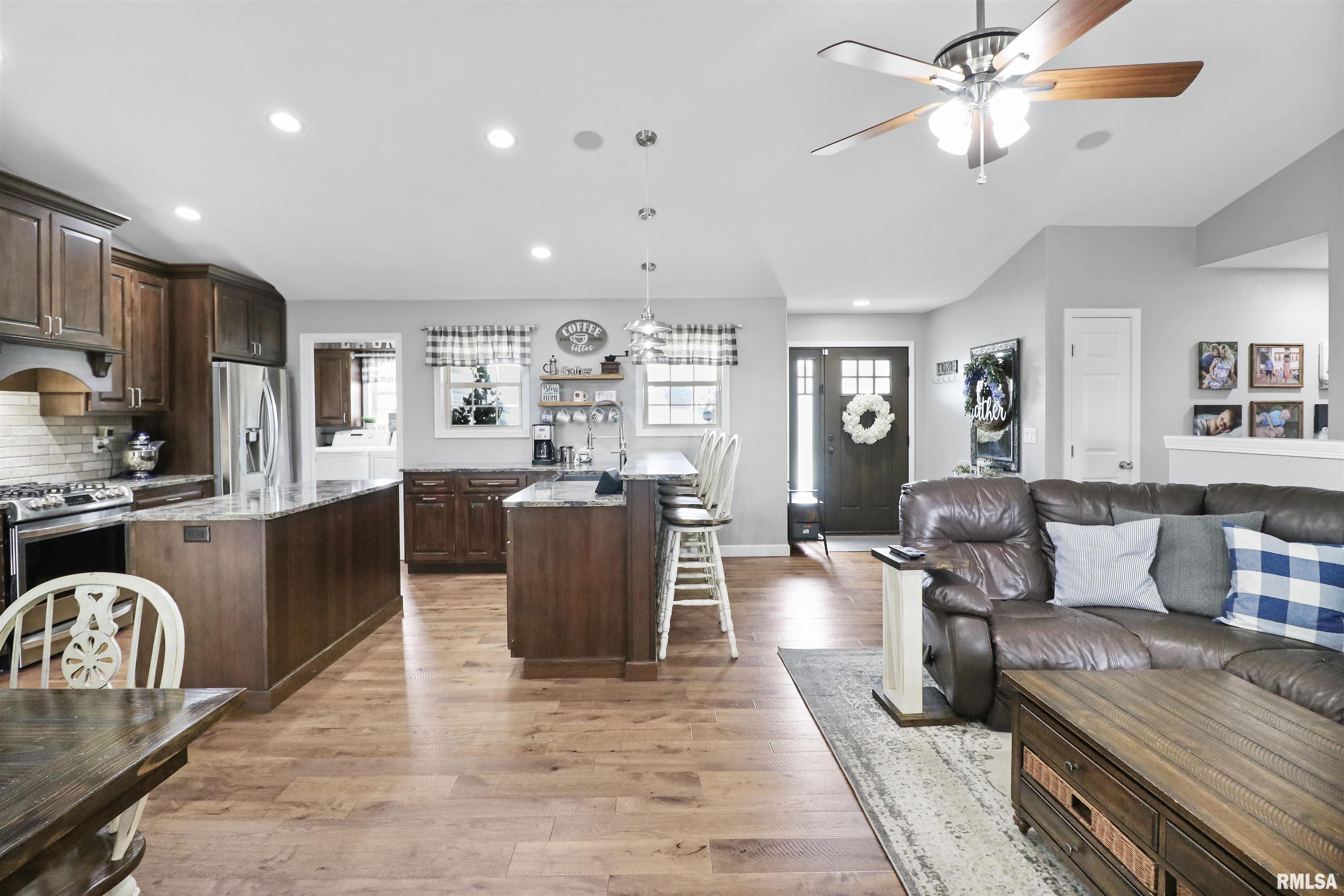 1635 Kingsbury Road, Washington, Illinois image 17