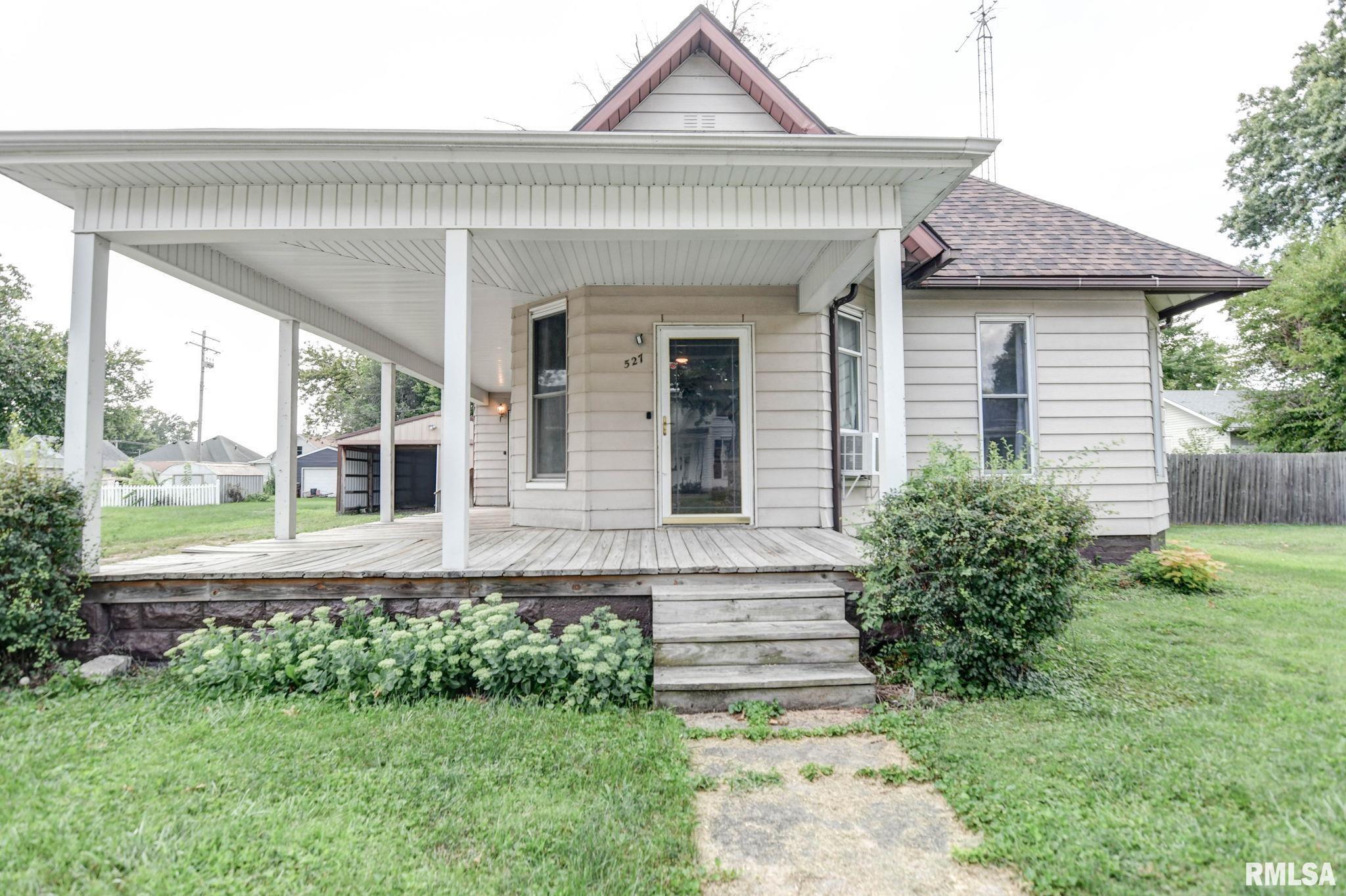 527 N Cottage Street, Taylorville, Illinois image 1