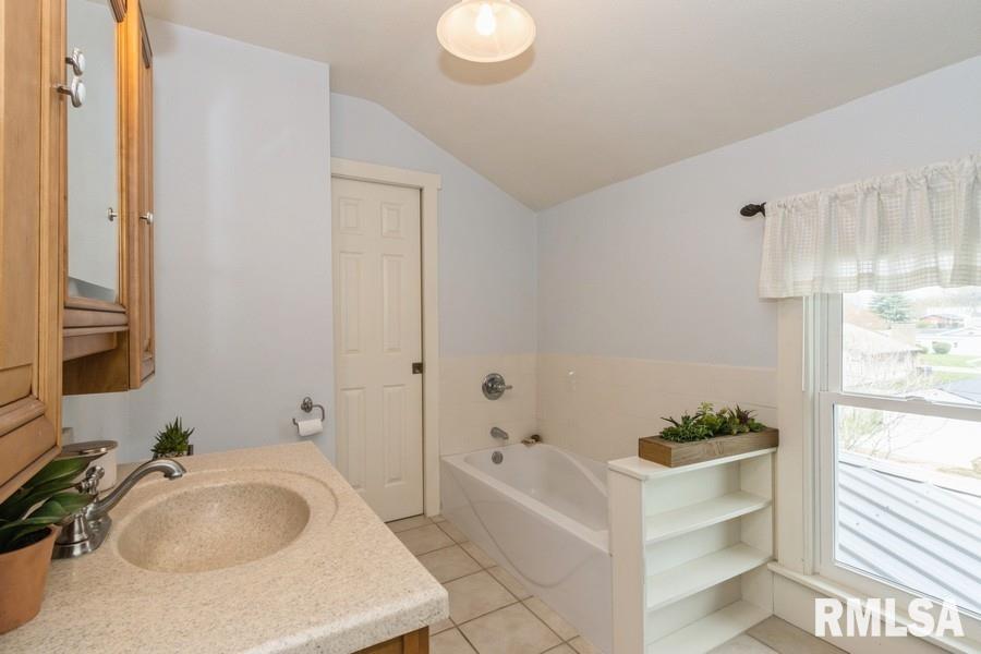 308 E 9th Street, Tipton, Iowa image 22