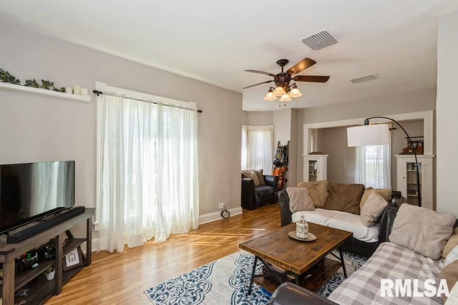 308 E 9th Street, Tipton, Iowa image 3