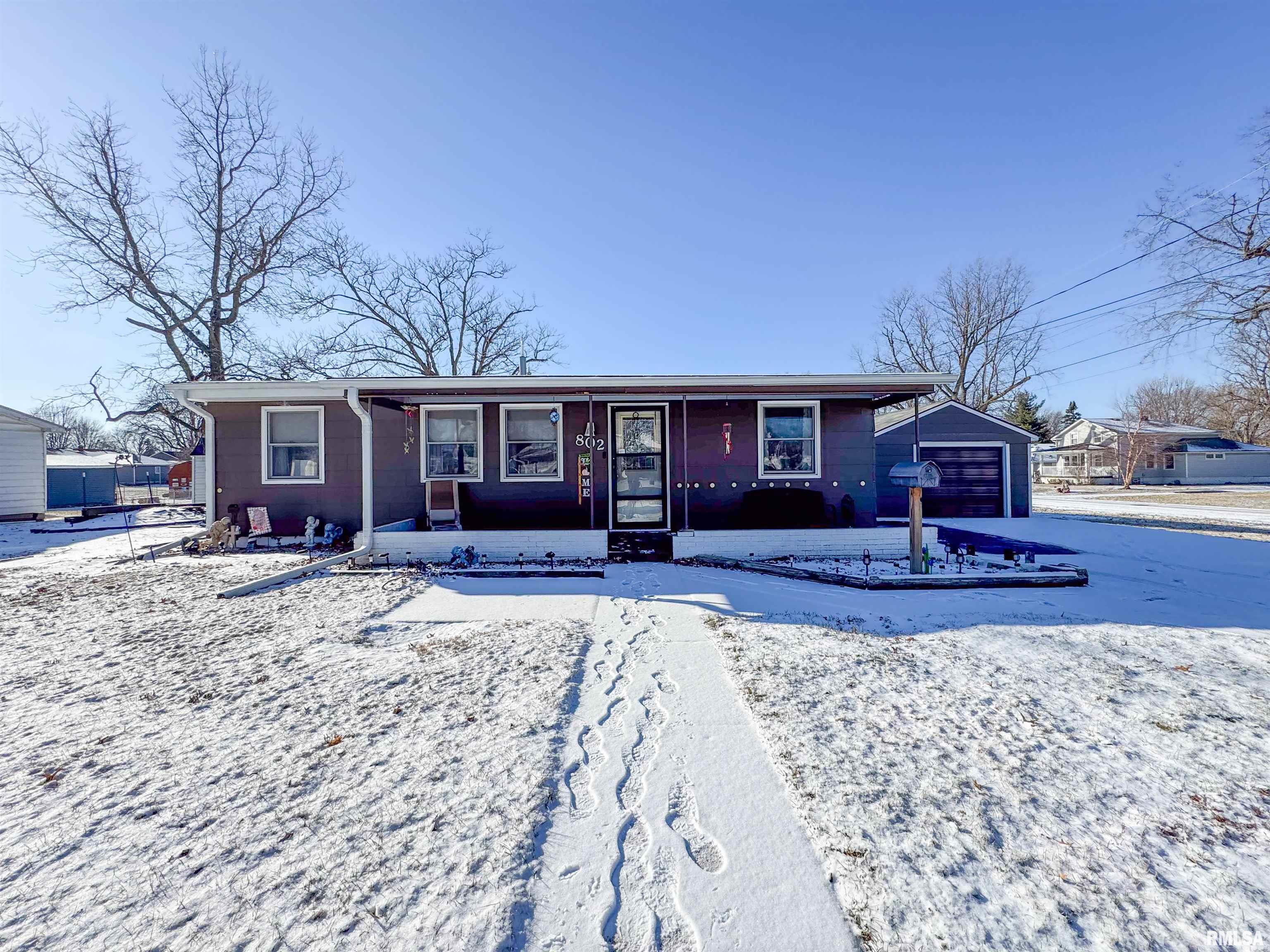 802 S Elm Street, Galesburg, Illinois image 1