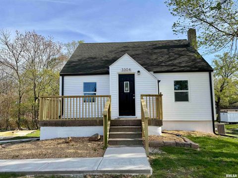 Photo of 3304 E WASHINGTON Street, East Peoria, IL 61611 (MLS # PA1265770)