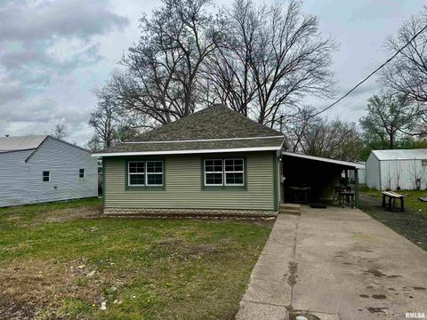 Homes For Sale - 714 W 5th Street<br/> Williamson County, Johnston City, IL 62951