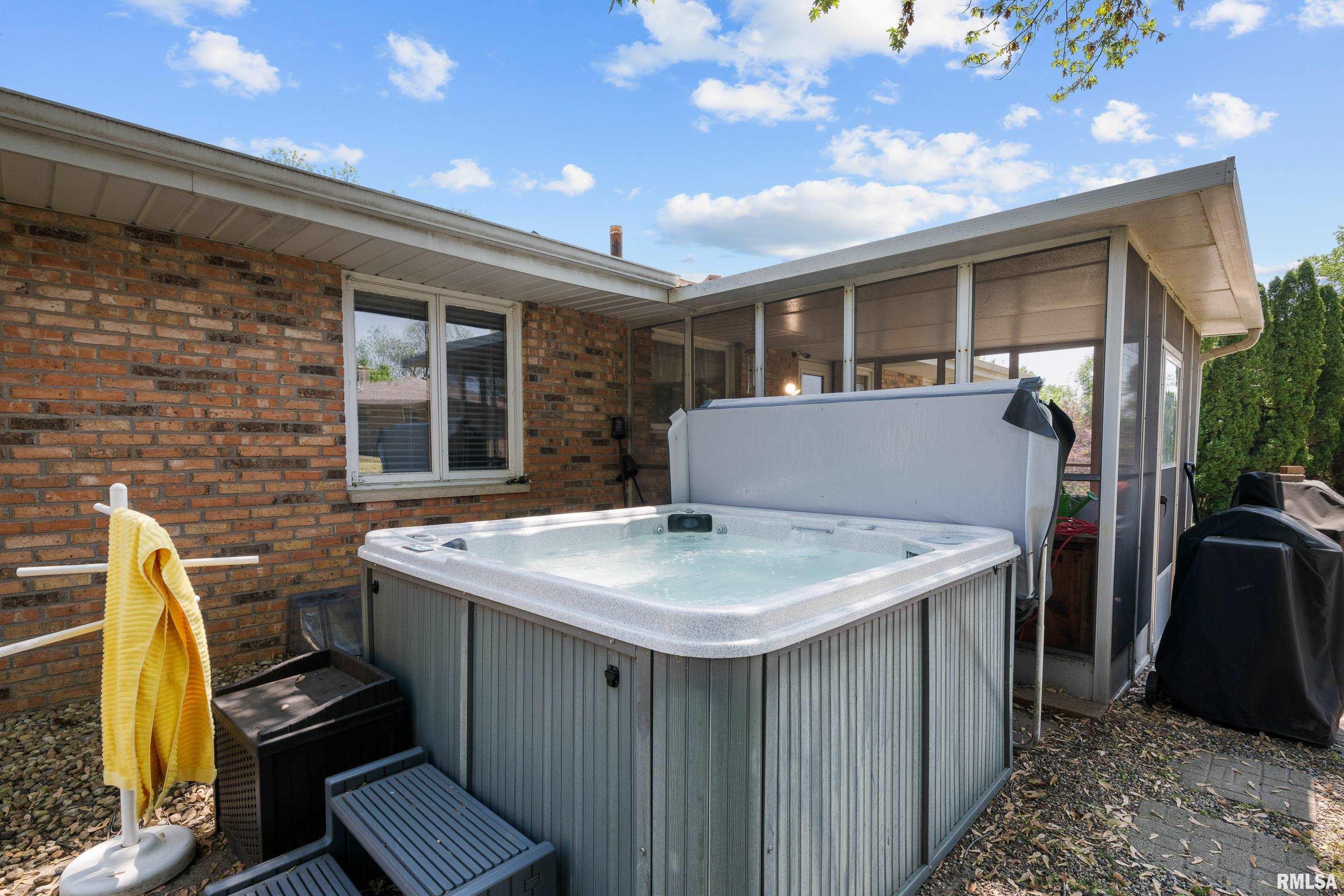 3567 49th Street, Moline, Illinois image 37