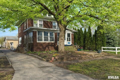 Homes For Sale - 406 S A Street<br/> Monmouth, IL 61462