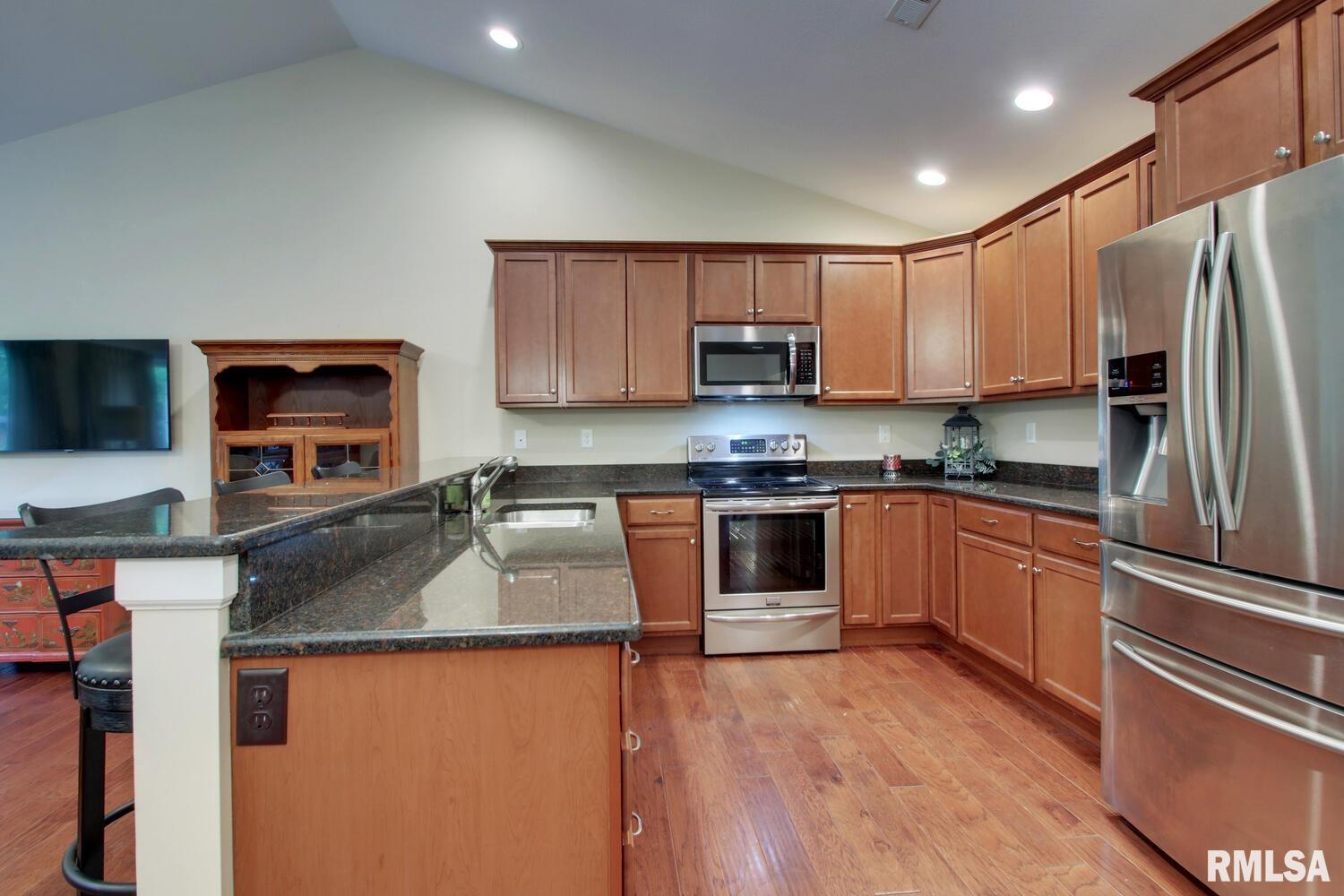 515 Gardendale Drive, Quincy, Illinois image 6