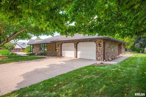 Homes For Sale - 570 N Minnesota Avenue<br/> Tazewell County, Morton, IL 61550
