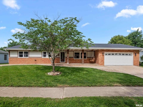 Homes For Sale - 41 Guinevere Drive<br/> Sangamon County, Rochester, IL 62563