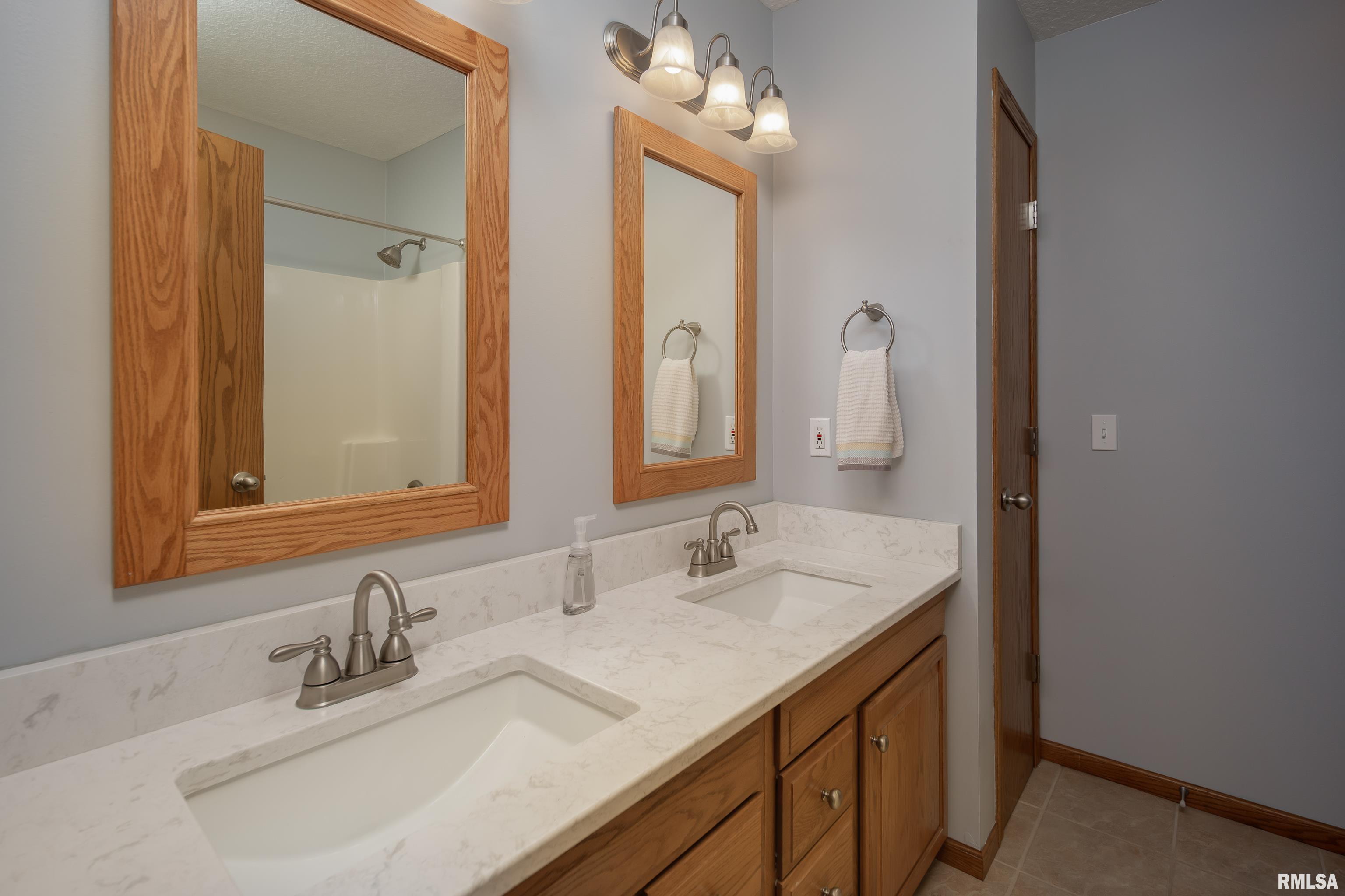 2883 48th Avenue, Bettendorf, Iowa image 17