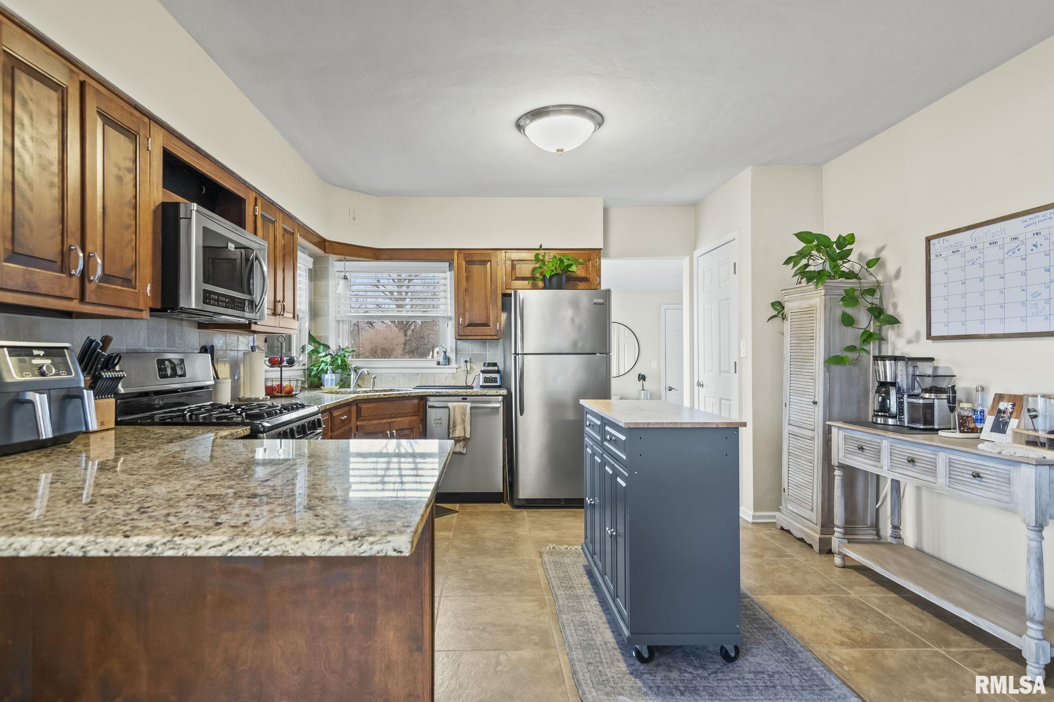 928 N 3rd Street, Riverton, Illinois image 7