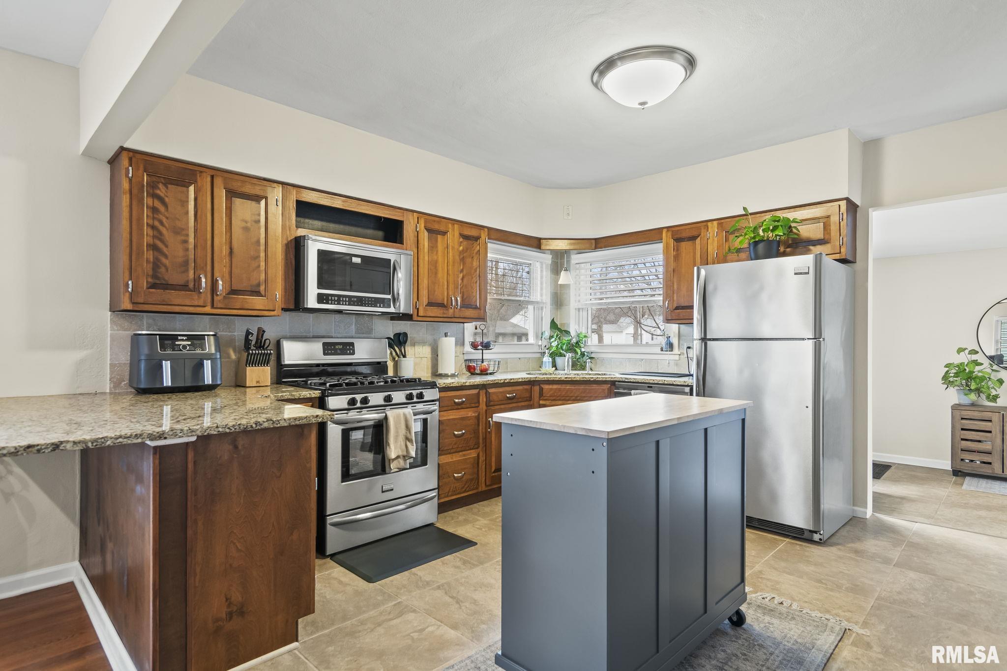 928 N 3rd Street, Riverton, Illinois image 10