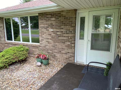 Homes For Sale - 1547 E Myrtle Street<br/> Canton, IL 61520