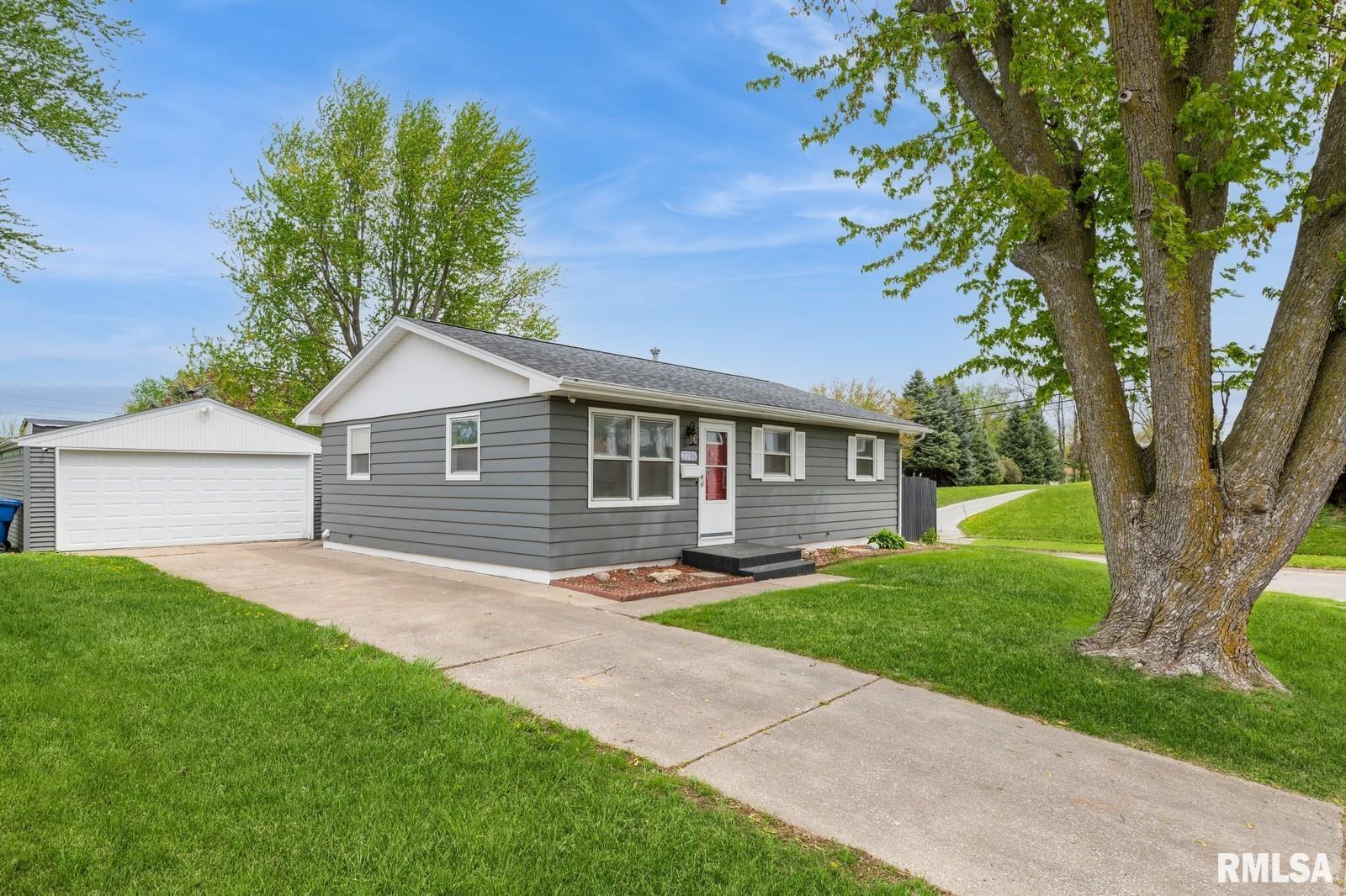 2706 W Laurel Street, Davenport, Iowa image 3