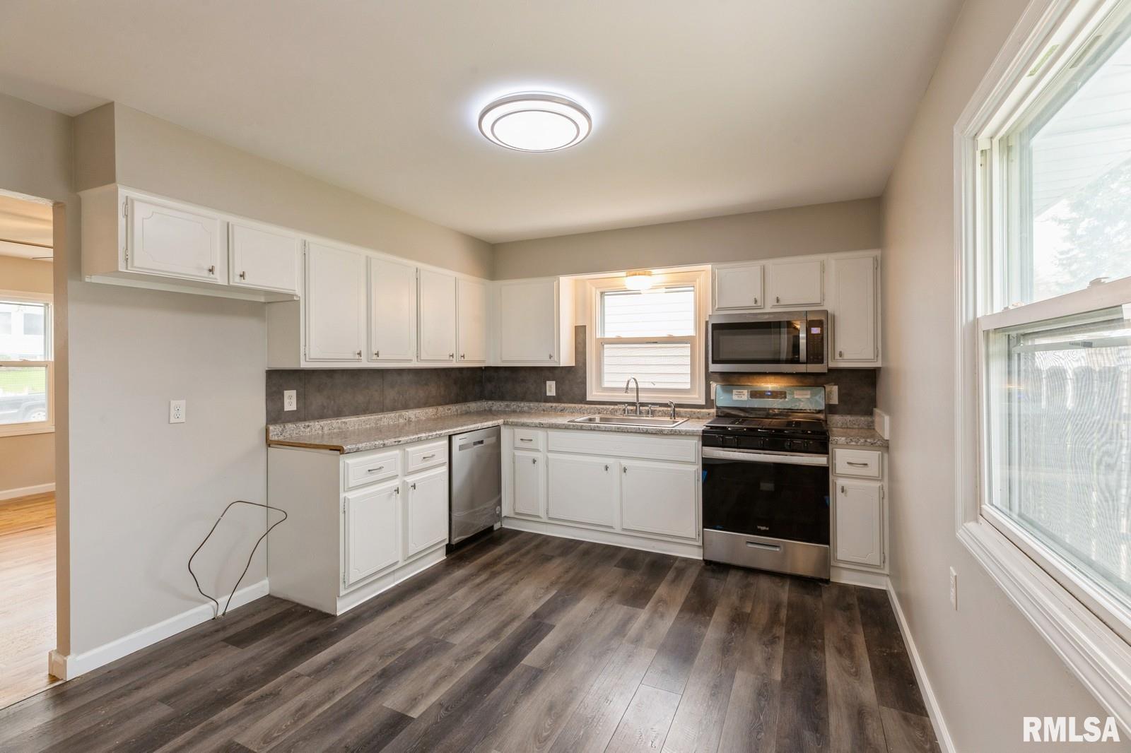 2706 W Laurel Street, Davenport, Iowa image 9