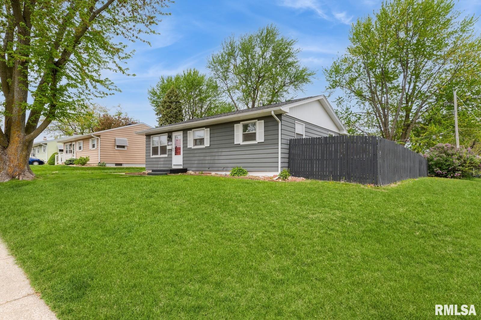 2706 W Laurel Street, Davenport, Iowa image 2