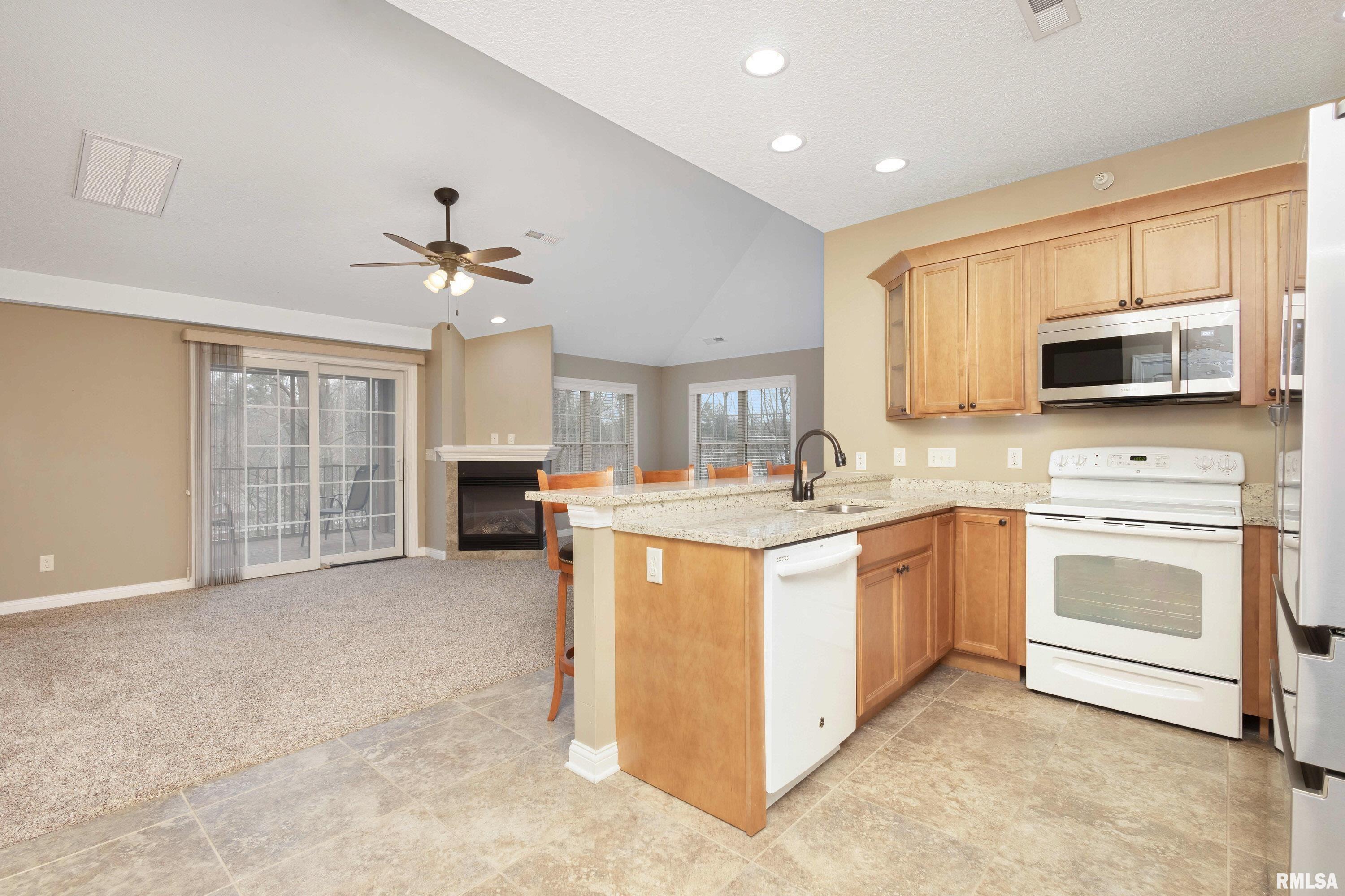 1247 E Kimberly Road #1247, Bettendorf, Iowa image 12