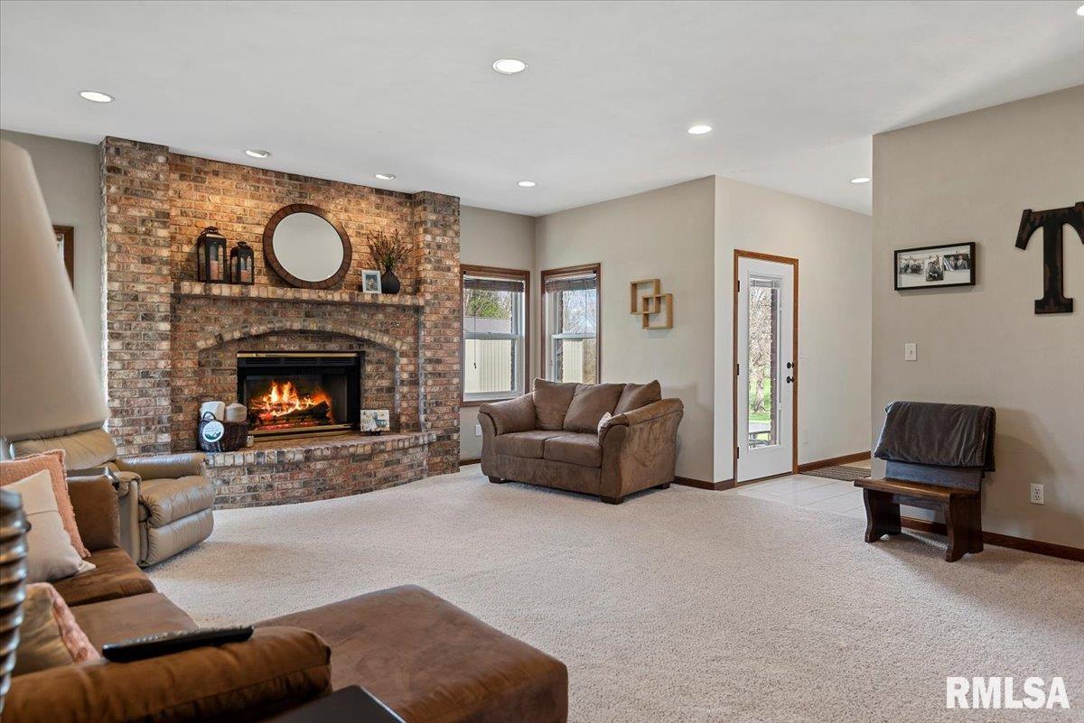 1241 Gracie Lane, Sherman, Illinois image 10