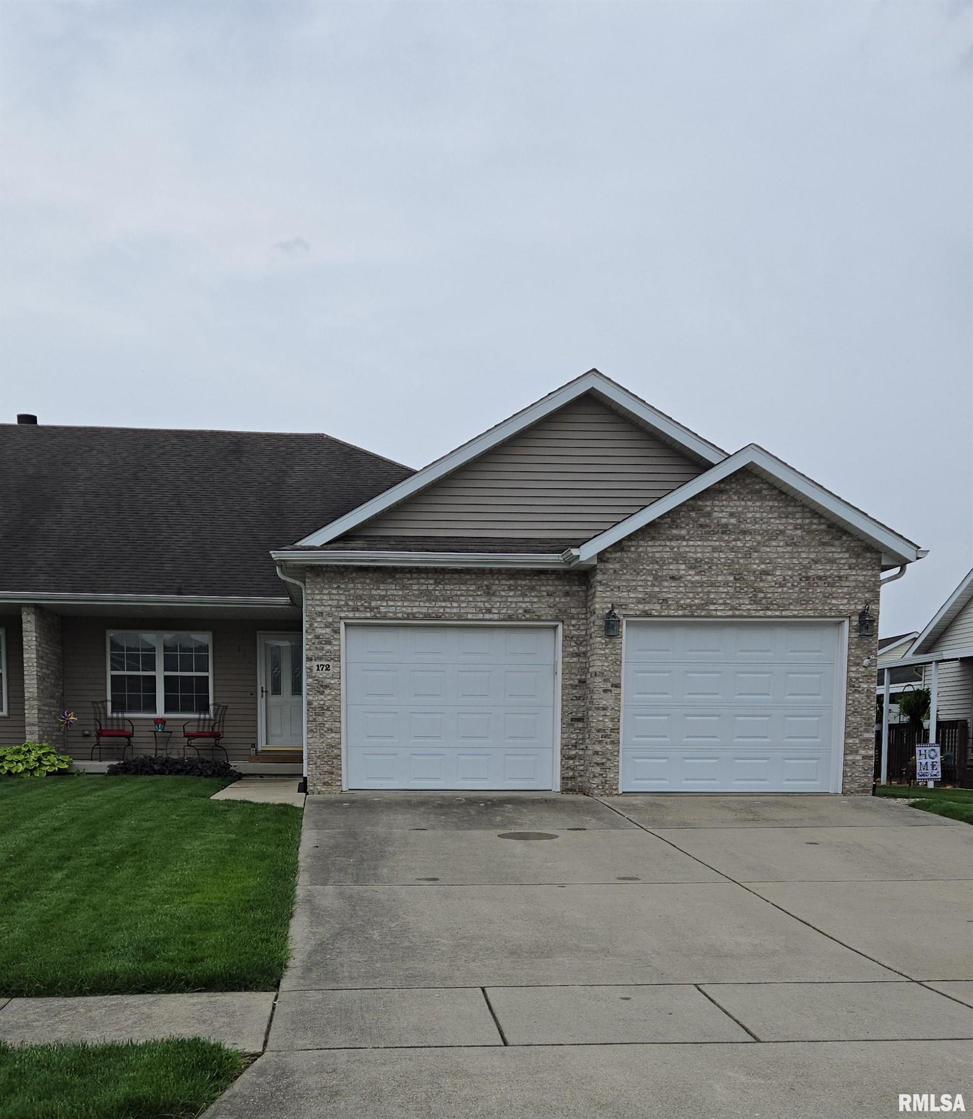 172 Possum Pass Court, Sherman, Illinois image 1