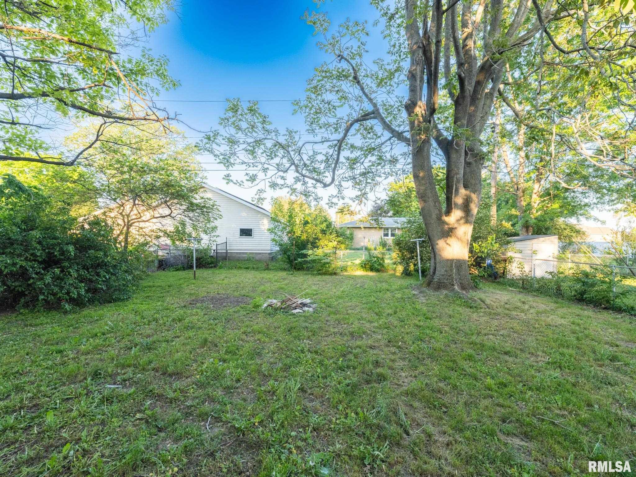 1522 Howard Court, Pekin, Illinois image 2