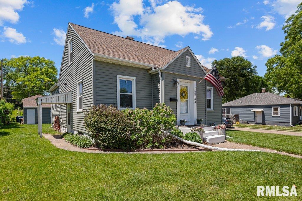 2734 College Avenue, Davenport, Iowa image 1