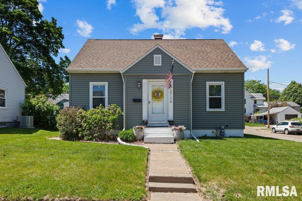 2734 College Avenue, Davenport, Iowa image 2
