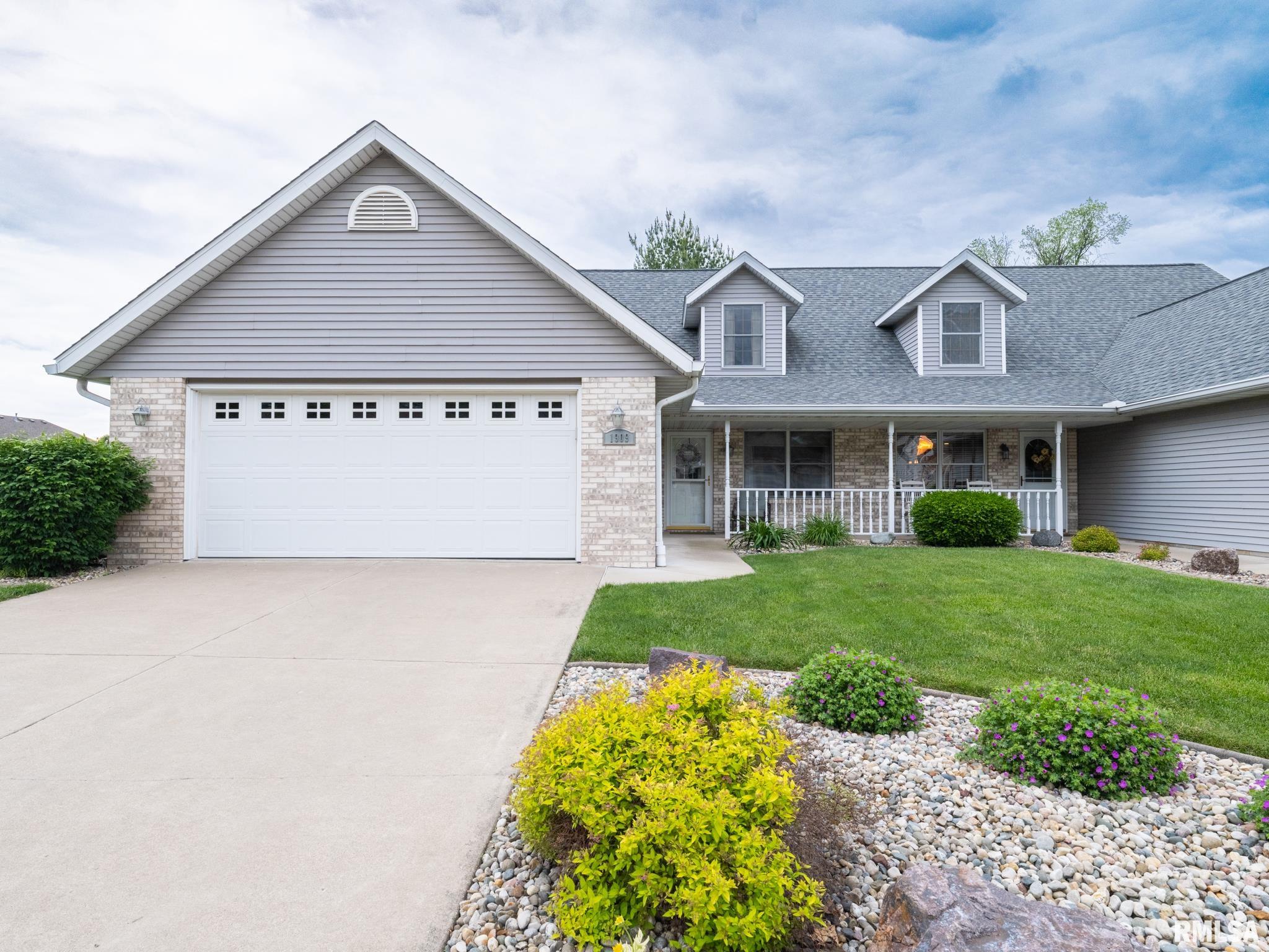 1909 Dane Kelsey Drive, Pekin, Illinois image 1
