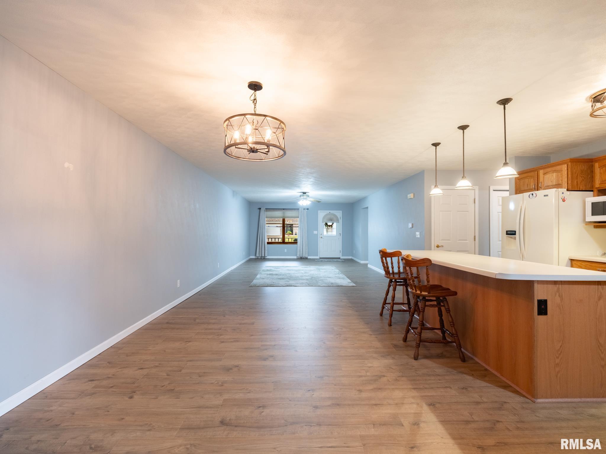 1909 Dane Kelsey Drive, Pekin, Illinois image 16