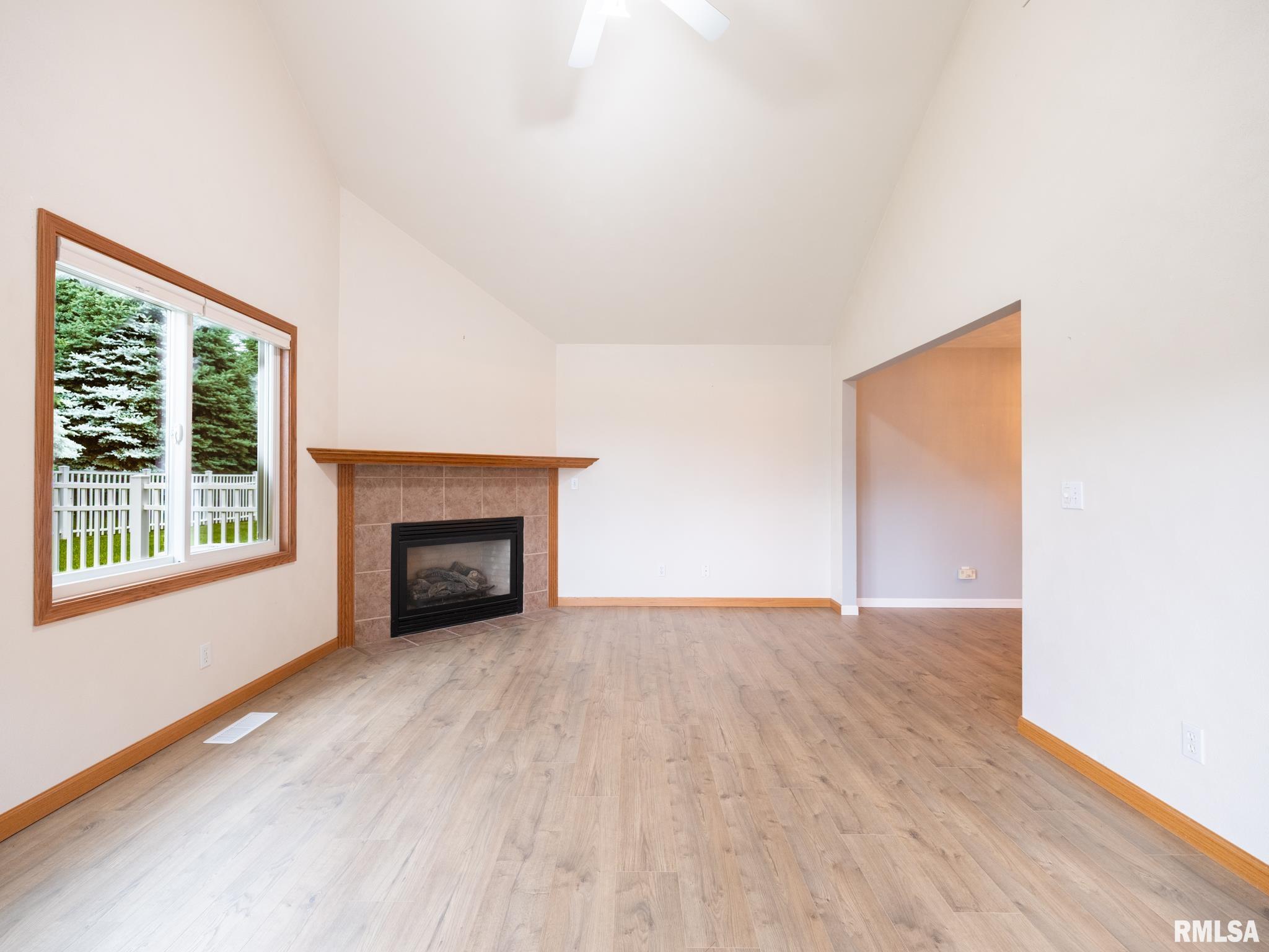 1909 Dane Kelsey Drive, Pekin, Illinois image 5